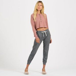 NWT Vuori Halo Performance Jogger in Heather Grey - Medium